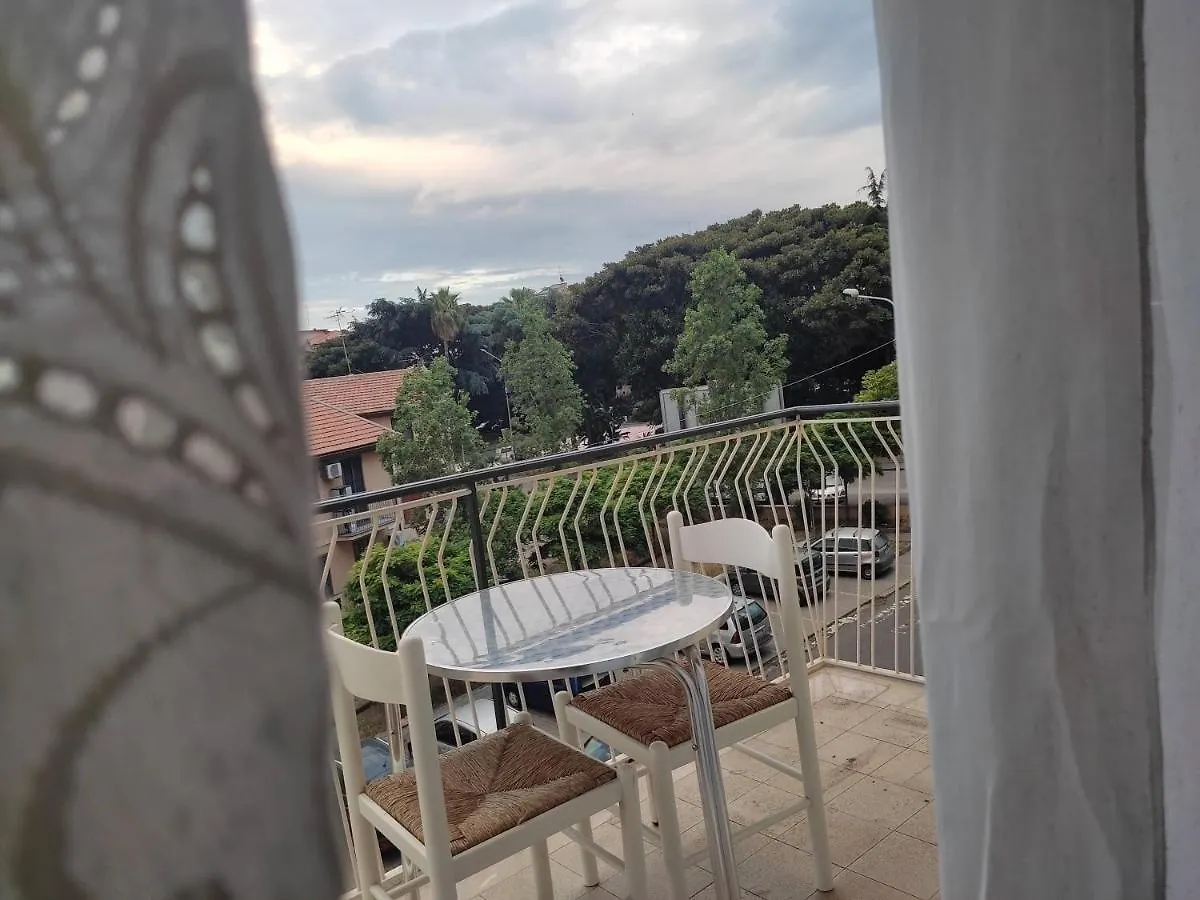 Don Aurelio In Citta Daire Acireale İtalya